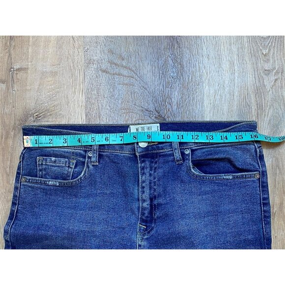 We The Free Distressed Skinny Jeans Size 31 Blue Denim Mid-Rise Frayed Hem Women - Picture 6 of 8
